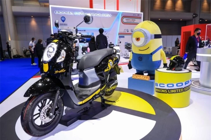 honda-scoopy-minion-limited-edition-6.jpg