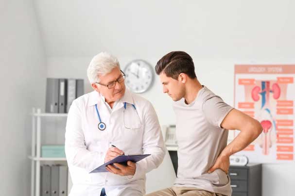Bác sĩ tiết niệu chỉ ra 6 thói quen âm thầm 'phá hỏng' thận