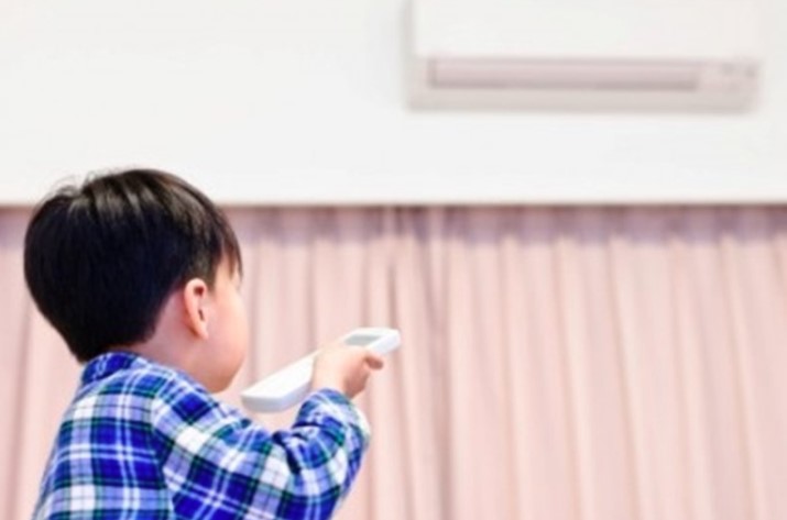 Sai lầm khi dùng điều hòa khiến trẻ bị méo miệng, mắt nhắm không kín