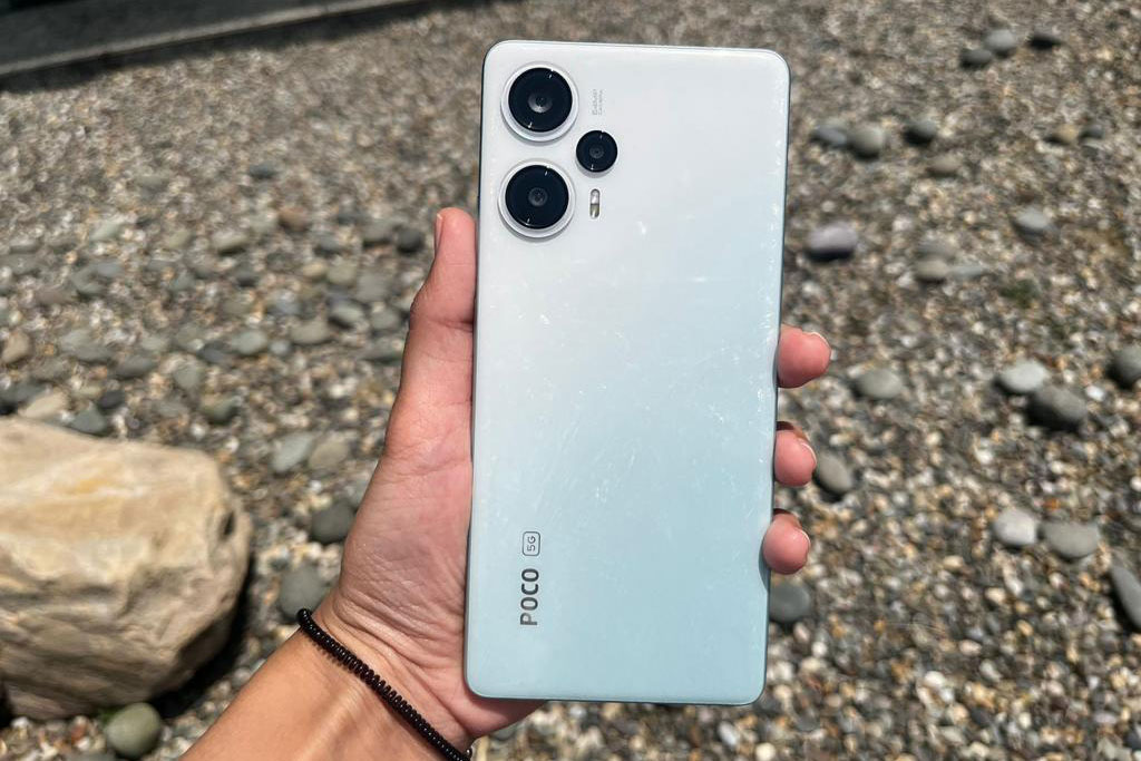 Smartphone chống nước, cấu hình ‘khủng’, sạc 67W, giá 8,59 triệu đồng