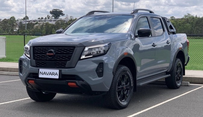 Cạnh tranh với 'vua doanh số' Ford Ranger, nhiều xe bán tải ồ ạt giảm giá