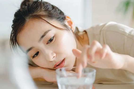 4 thói quen dùng điều hòa của dân công sở khiến da nhăn nheo, người nhanh ốm