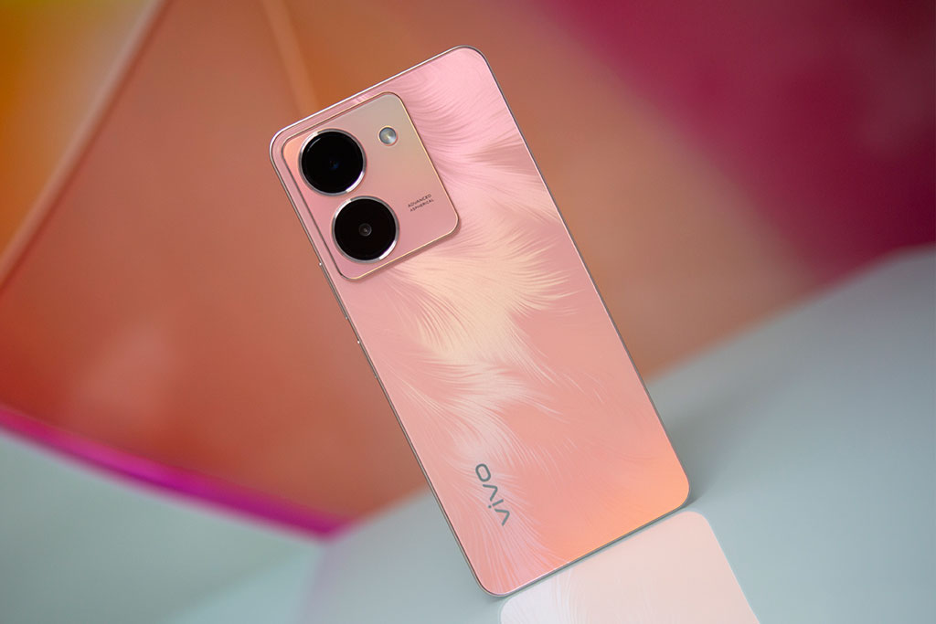 Smartphone 5G, RAM 12 GB, sạc 44W, giá gần 7 triệu đồng