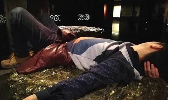 Người xưa nói: 'Âm hư gối đầu ẩm, dương hư giường không ấm' là ý tứ gì?