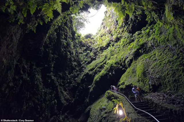 Khám phá ống dung nham cổ đại tại trung tâm Trái Đất