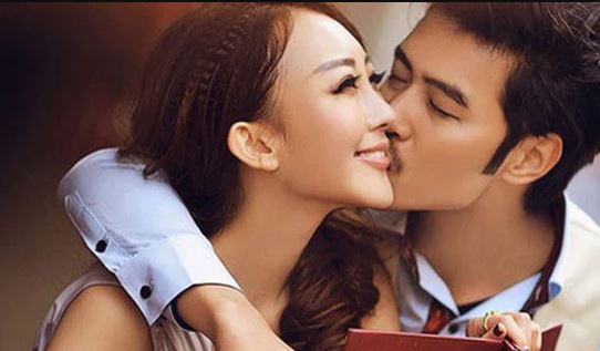 Vợ chết lặng khi nhân tình của chồng lộ diện