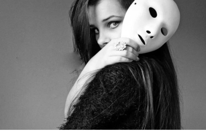 Gặp kẻ tiểu nhân, hãy áp dụng ngay 4 cách này để đề phòng hậu họa!