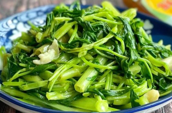 3 thói quen cần tránh khi ăn rau muống