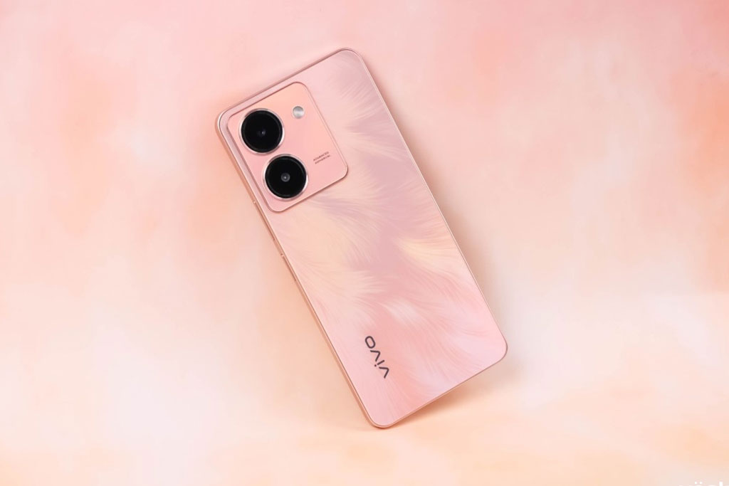 Smartphone RAM 12 GB, sạc 44W, màn hình 120Hz, giá ‘hạt dẻ’