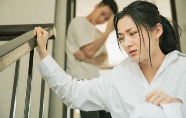 Khó lòng chấp nhận những toan tính của chồng về mảnh đất của bố vợ