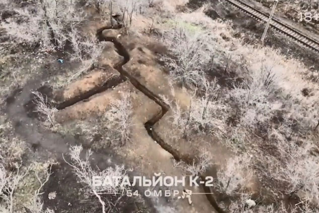 Ukraine câu pháo và đưa bộ binh đánh chiếm chiến hào Cyclops của Nga