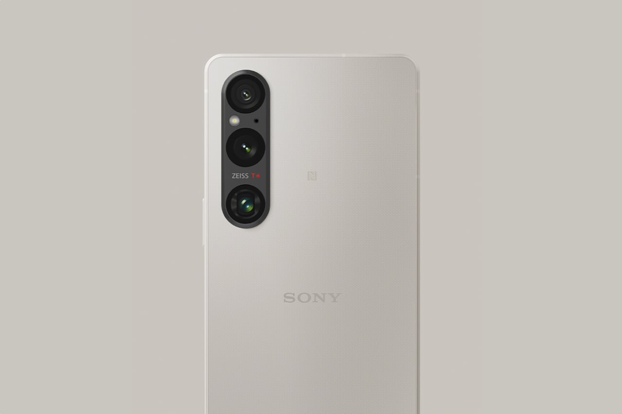 Smartphone mạnh nhất trong lịch sử Sony, chống nước, camera chất lượng, giá 32,93 triệu đồng