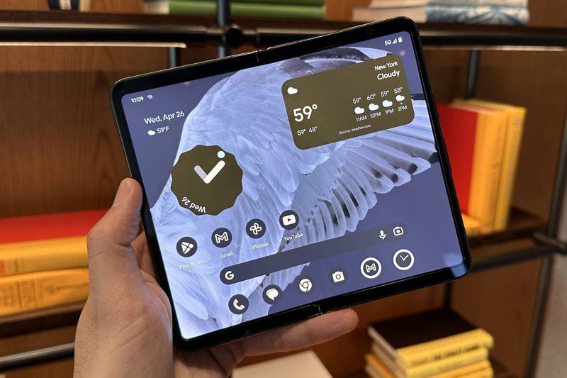 Cận cảnh smartphone màn hình gập đầu tiên của Google, giá hơn 42 triệu đồng