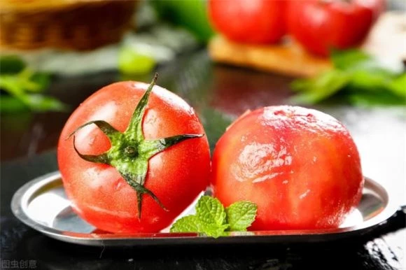 Khi mua cà chua nên chọn loại 'vỏ cứng' hay 'vỏ mềm'? Mùi vị rất khác nhau, tìm hiểu kỹ để không mua tùy tiện - Ảnh 4.