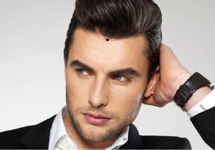 Ai có nốt ruồi này chú định là đại phú, đại quý, số mệnh 'vàng mười', không tài giỏi cũng giàu có phi thường