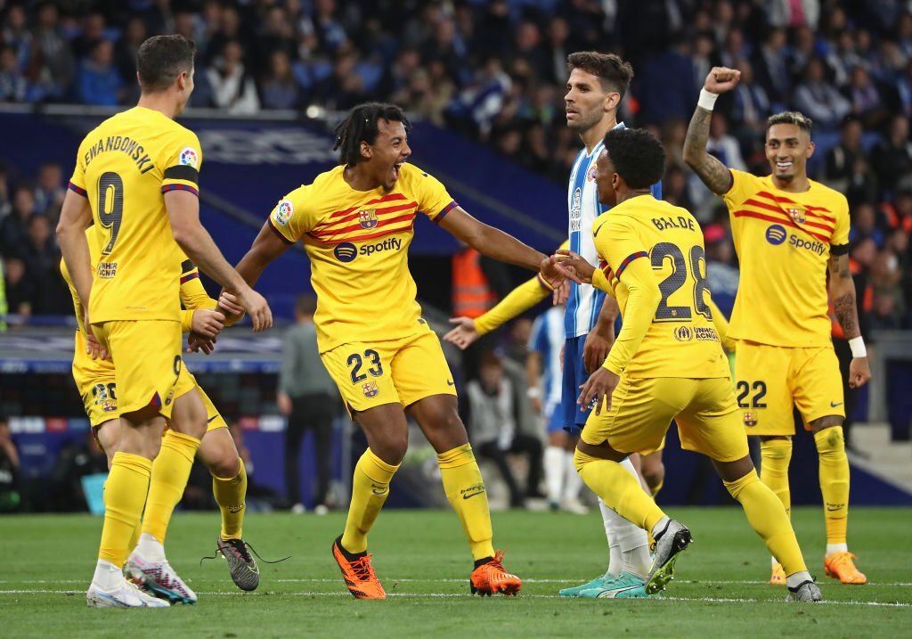 Những thống kê không thể bỏ qua sau chức vô địch La Liga của Barca