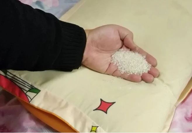 Đặt nắm gạo dưới gối: Mẹo nhỏ mang đến lợi ích tuyệt vời, giải quyết phiền muộn của cả nam và nữ