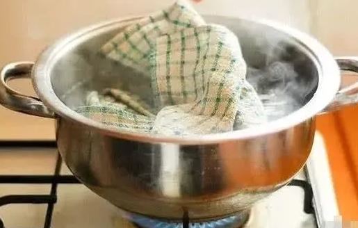 Khăn tắm, khăn mặt dùng lâu bị nhớt, có mùi hôi: Dùng ngay mẹo nhỏ này để khăn sạch như mới