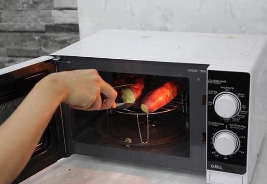 Sử dụng lò vi sóng không đúng cách ảnh hưởng nghiêm trọng đến sức khỏe