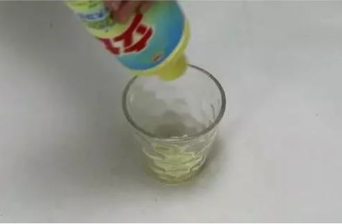 Ngâm tỏi với nước rửa bát: Nghe kỳ lạ nhưng là mẹo cực hay, lợi ích tuyệt vời mà nhà nào cũng cần