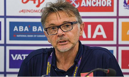 HLV Troussier: ‘SEA Games tới, Việt Nam chắc chắn giành thành tích tốt hơn’