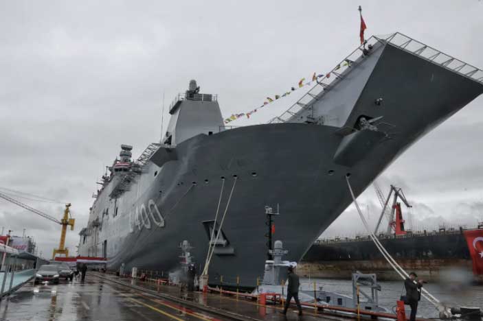 Khám phá tàu sân bay đầu tiên trên thế giới dành cho UAV chiến đấu