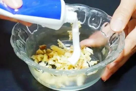 Trộn kem đánh răng với gừng: Nghe lạ lùng nhưng lợi ích rất tuyệt, ai cũng có lúc cần dùng