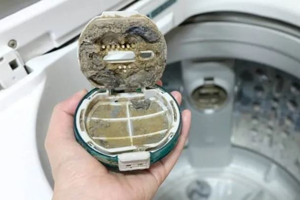 Cách vệ sinh máy giặt không cần tháo lồng: Chỉ 4 bước là loại sạch cặn bẩn, đỡ tốn tiền gọi thợ