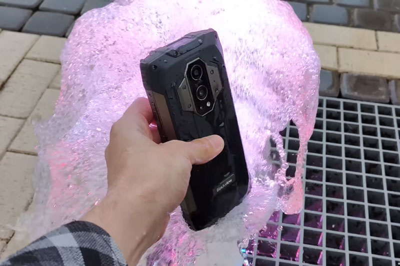 Smartphone chống nước, pin 15.080 mAh, RAM 12 GB, giá ‘hạt dẻ’