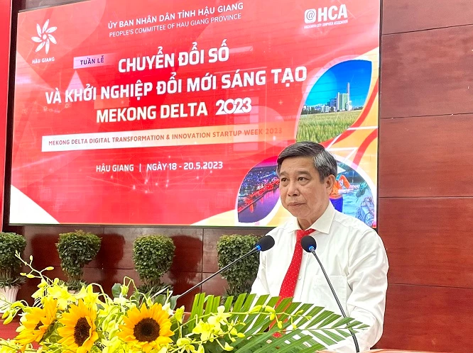 Chủ tịch UBND tỉnh Hậu Giang Đồng Văn Thanh phát biểu tại hội nghị.