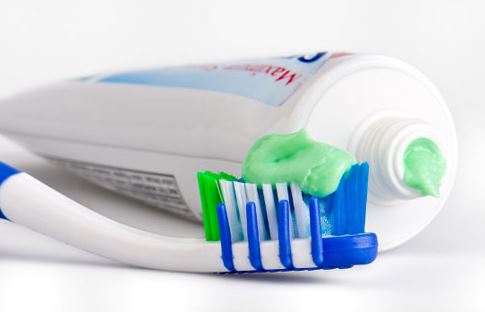 17 công dụng kỳ diệu của kem đánh răng mà bạn chưa biết