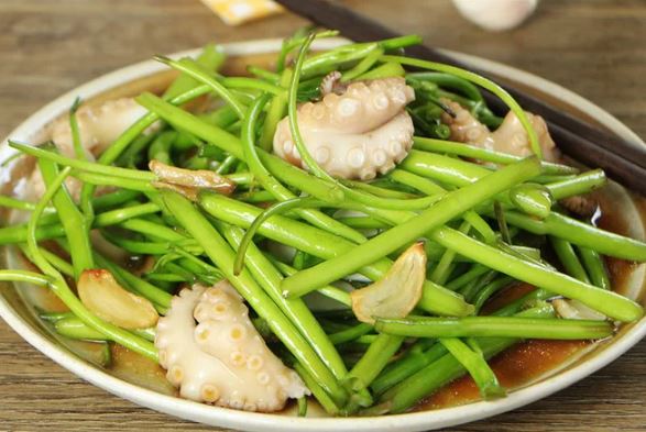 Người Nhật rất thích loại rau giá rẻ, giúp hạ đường huyết, nhuận tràng ở Việt Nam