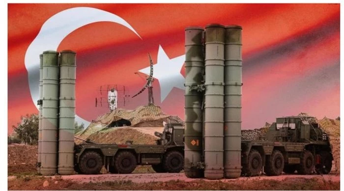 Mỹ muốn tiếp cận hệ thống phòng không S-400 Triumf do Nga sản xuất, Washington đã chính thức đưa ra yêu cầu như vậy đối với Ankara. Thông tin trên được Bộ trưởng Ngoại giao Thổ Nhĩ Kỳ Mevlüt Cavusoglu thông báo.