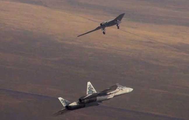 Tiêm kích Su-57 Felon điều khiển tới 4 UAV S-70 Okhotnik ở cự ly 1.500 km