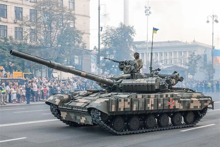 Tập đoàn nhà nước Ukraine Ukroboronprom tuyên bố bắt đầu sản xuất đạn nổ phân mảnh cỡ 125 mm cho xe tăng theo hệ Liên Xô mà quân đội nước này đang sử dụng.