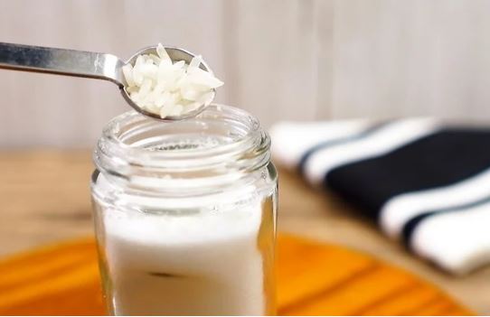 Cho một ít gạo vào hũ muối: Việc đơn giản nhưng có lợi ích bất ngờ, nhà nào cũng cần
