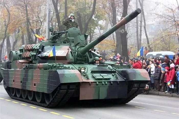 Quân đội Romania quyết định tiếp tục nâng cấp tất cả 54 chiếc TR-85 M1 Bizonul hiện có trong biên chế, đây chính là phiên bản cải tiến từ xe tăng T-55 của Liên Xô. Kế hoạch được thực hiện do lô xe tăng M1 Abrams nước này mua từ Mỹ bị trễ hẹn.