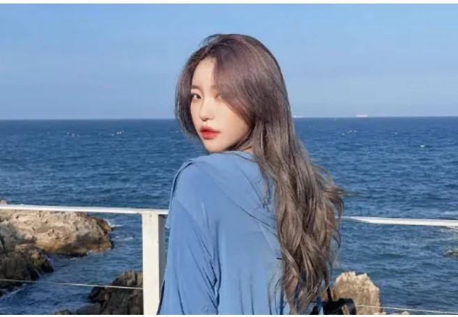 5 bí kíp đơn giản để giữ tóc sạch sẽ, óng ả và bồng bềnh trong mùa hè