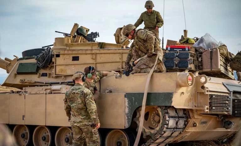 Mỹ loại bỏ một số công nghệ tối tân trước khi chuyển M1A1 cho Ukraine.