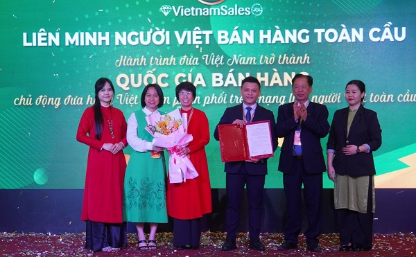 Ra mắt VietnamSales.