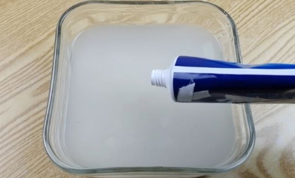 Hòa kem đánh răng với nước vo gạo: Việc đơn giản có lợi ích không ngờ, giải quyết vấn đề nhà nào cũng gặp