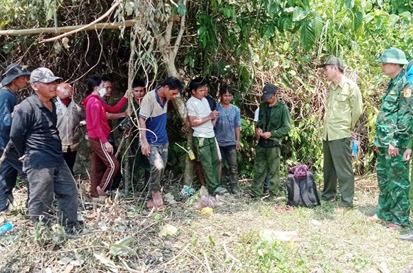 Lực lượng của Đồn BP Hải Vân phát hiện nhóm người từ Quảng Ngãi ra...