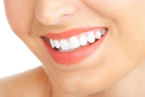 Điểm danh 4 mẹo làm trắng răng hiệu quả tại nhà