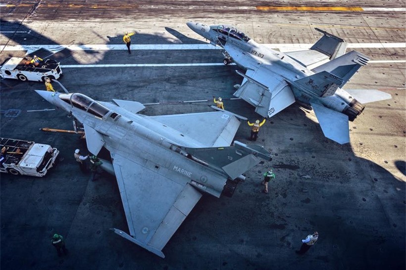 Cuộc đua tiêm kích hạm F/A-18 và Rafale-M trên tàu sân bay Ấn Độ ảnh 1