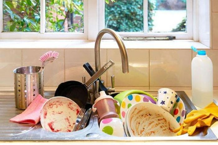 Mẹo làm sạch dầu mỡ trên hộp thủy tinh, hộp nhựa 