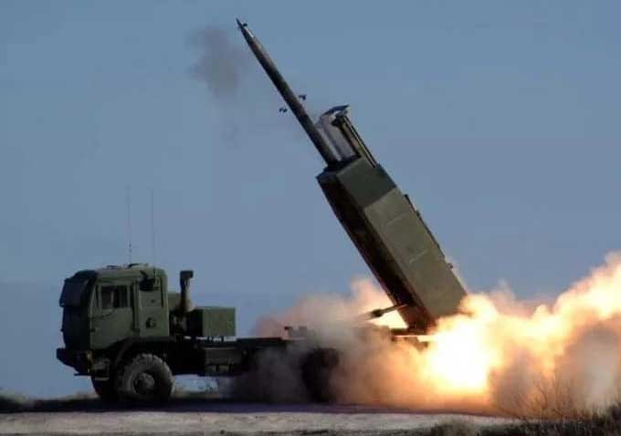 Vũ khí bí ẩn trấn áp tổ hợp HIMARS