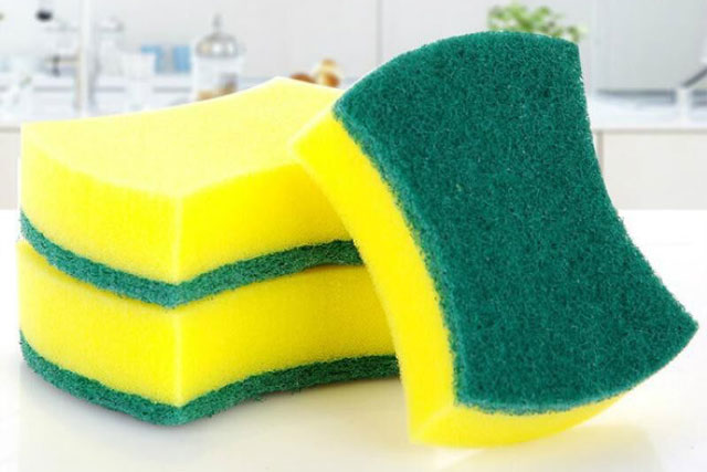 Không chỉ để rửa bát, miếng bọt biển còn vô số công dụng hữu ích này