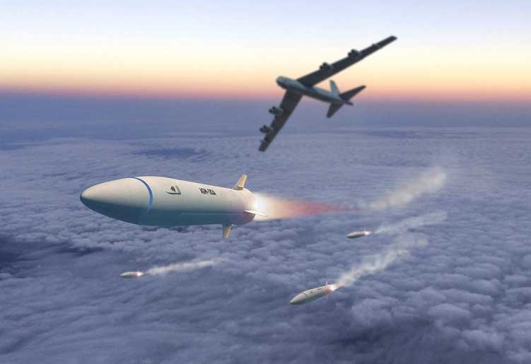 Tên lửa siêu thanh Mỹ đang 'đi bộ' đuổi theo Nga