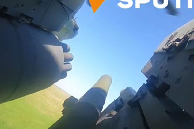 Trực thăng sát thủ Ka-52 của Nga phóng rocket S-8 vào chốt chỉ huy Ukraine