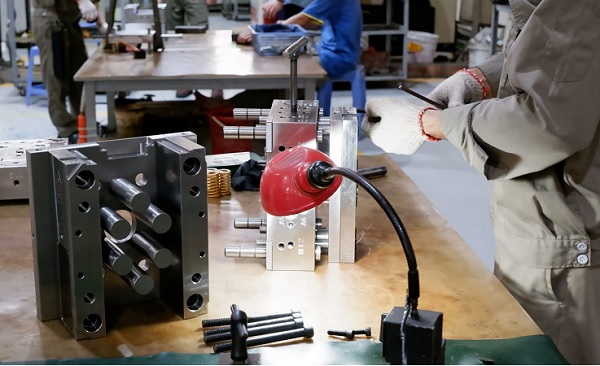 Nâng cao trình độ công nghệ khuôn mẫu cho doanh nghiệp